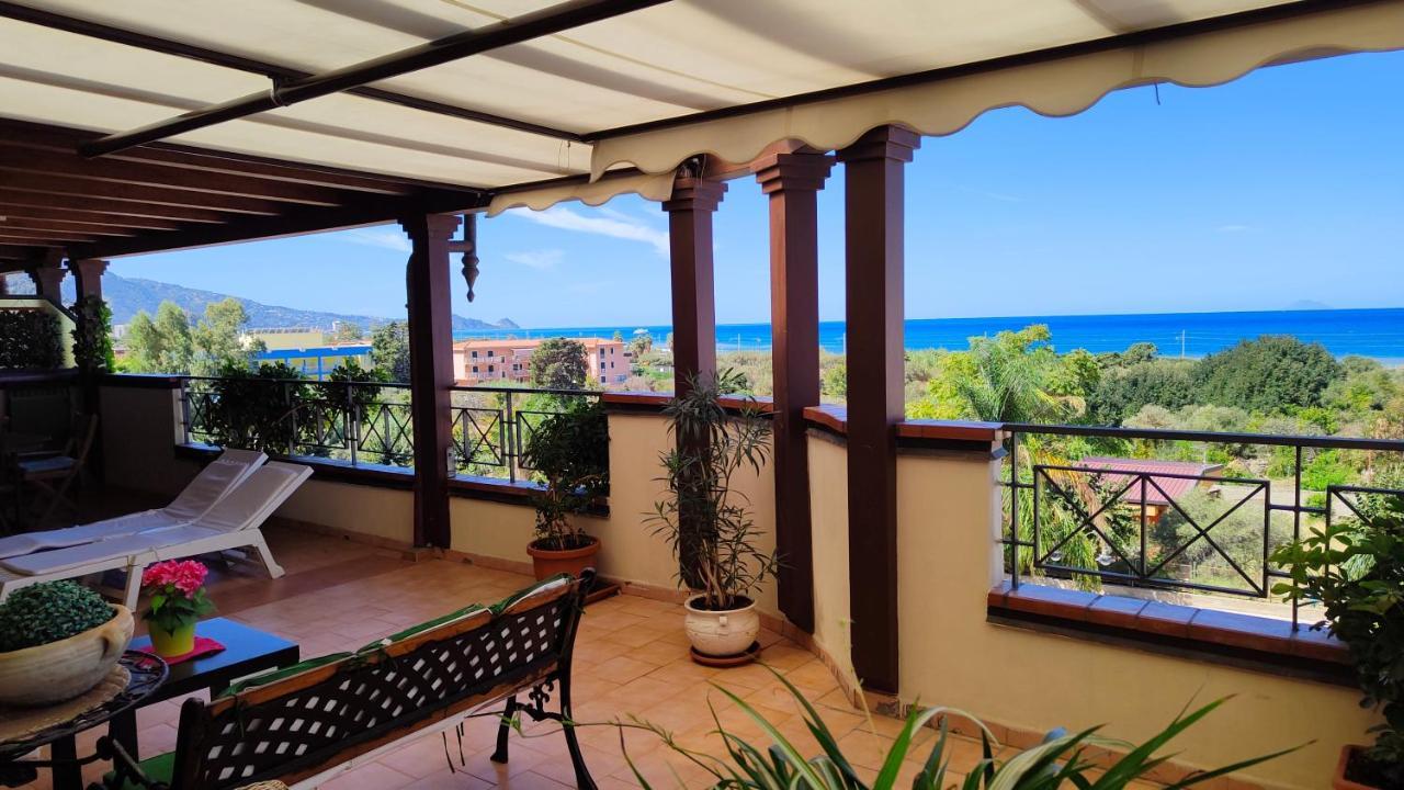 "Appartamento Del Mare Gliaca" Con Vista Isole Eolie,Ampia Terrazza,Wifi E Parcheggio Privato Gratuito 피라이노 외부 사진