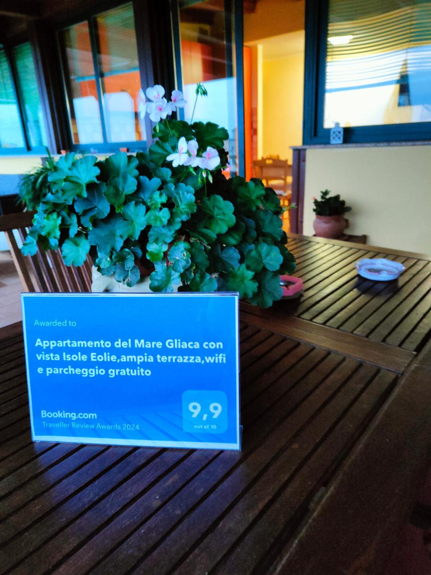 "Appartamento Del Mare Gliaca" Con Vista Isole Eolie,Ampia Terrazza,Wifi E Parcheggio Privato Gratuito 피라이노 외부 사진