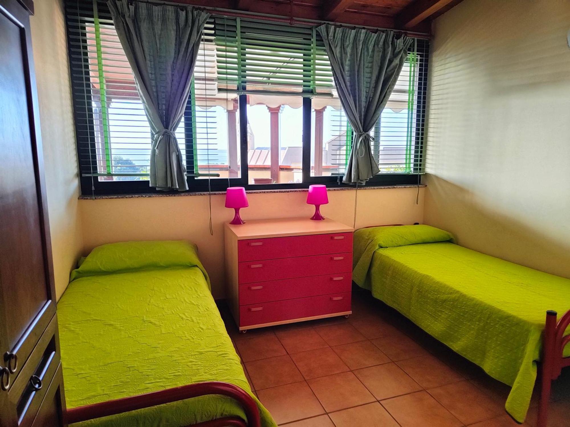 "Appartamento Del Mare Gliaca" Con Vista Isole Eolie,Ampia Terrazza,Wifi E Parcheggio Privato Gratuito 피라이노 외부 사진
