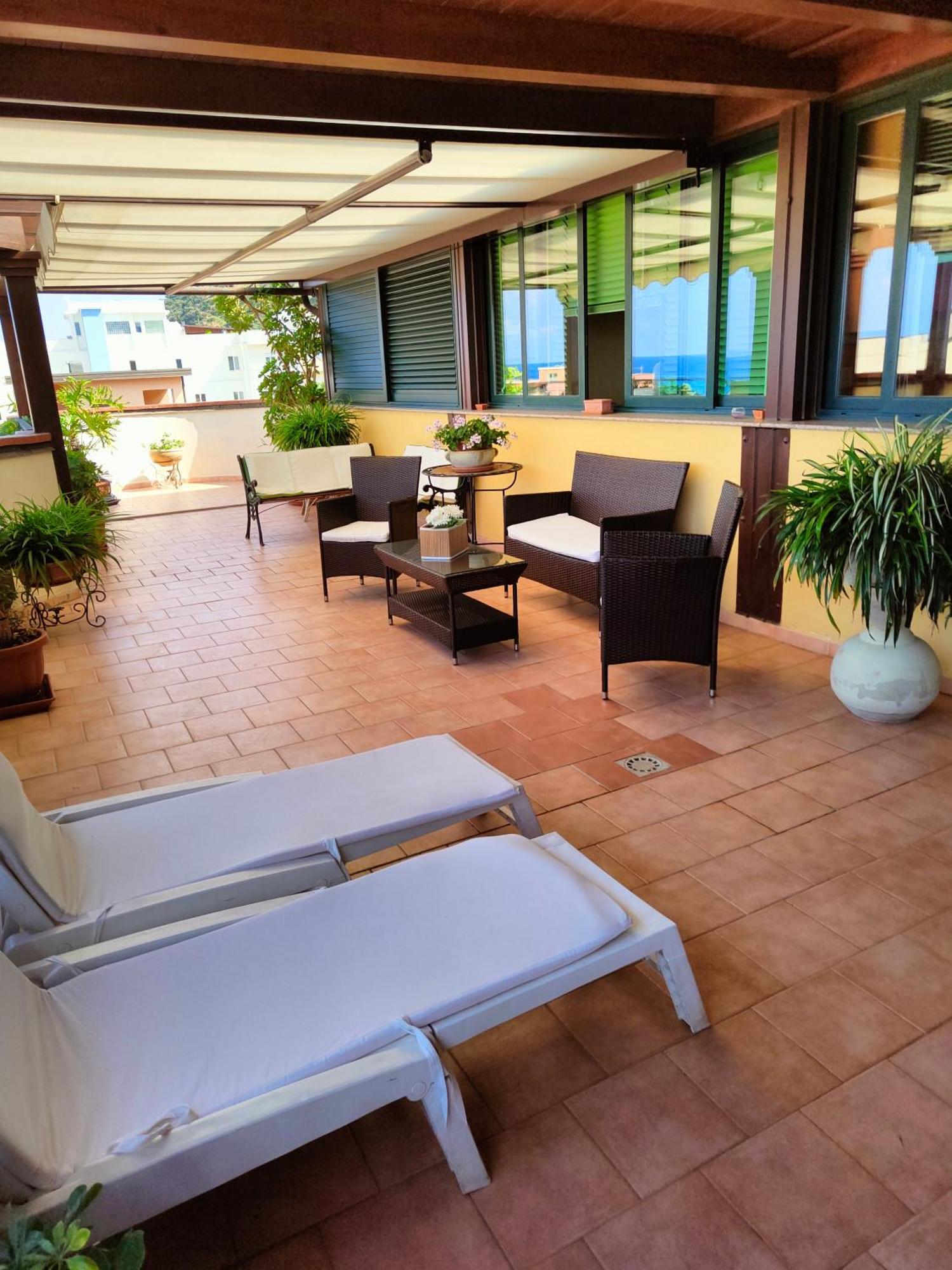 "Appartamento Del Mare Gliaca" Con Vista Isole Eolie,Ampia Terrazza,Wifi E Parcheggio Privato Gratuito 피라이노 외부 사진