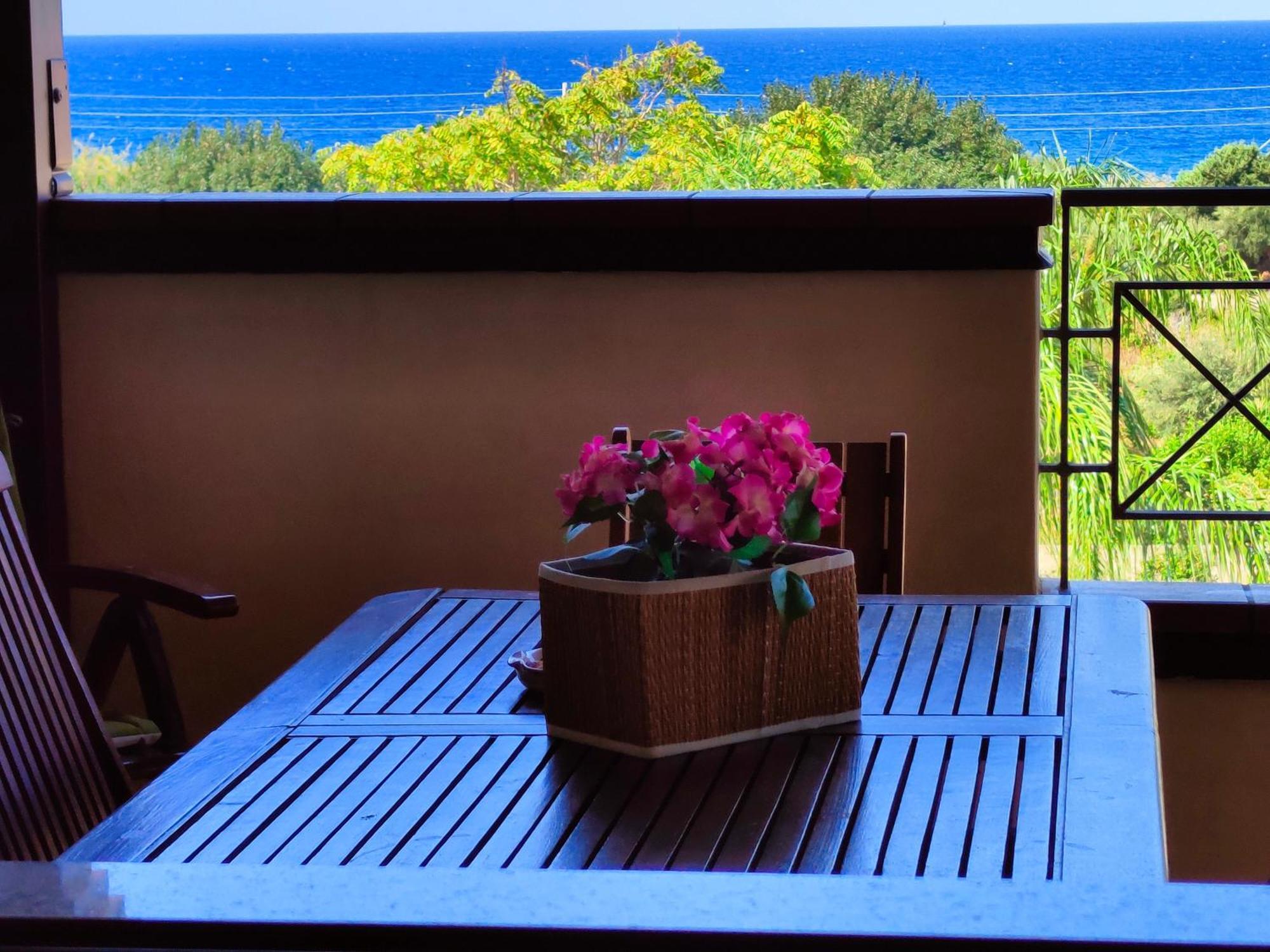 "Appartamento Del Mare Gliaca" Con Vista Isole Eolie,Ampia Terrazza,Wifi E Parcheggio Privato Gratuito 피라이노 외부 사진