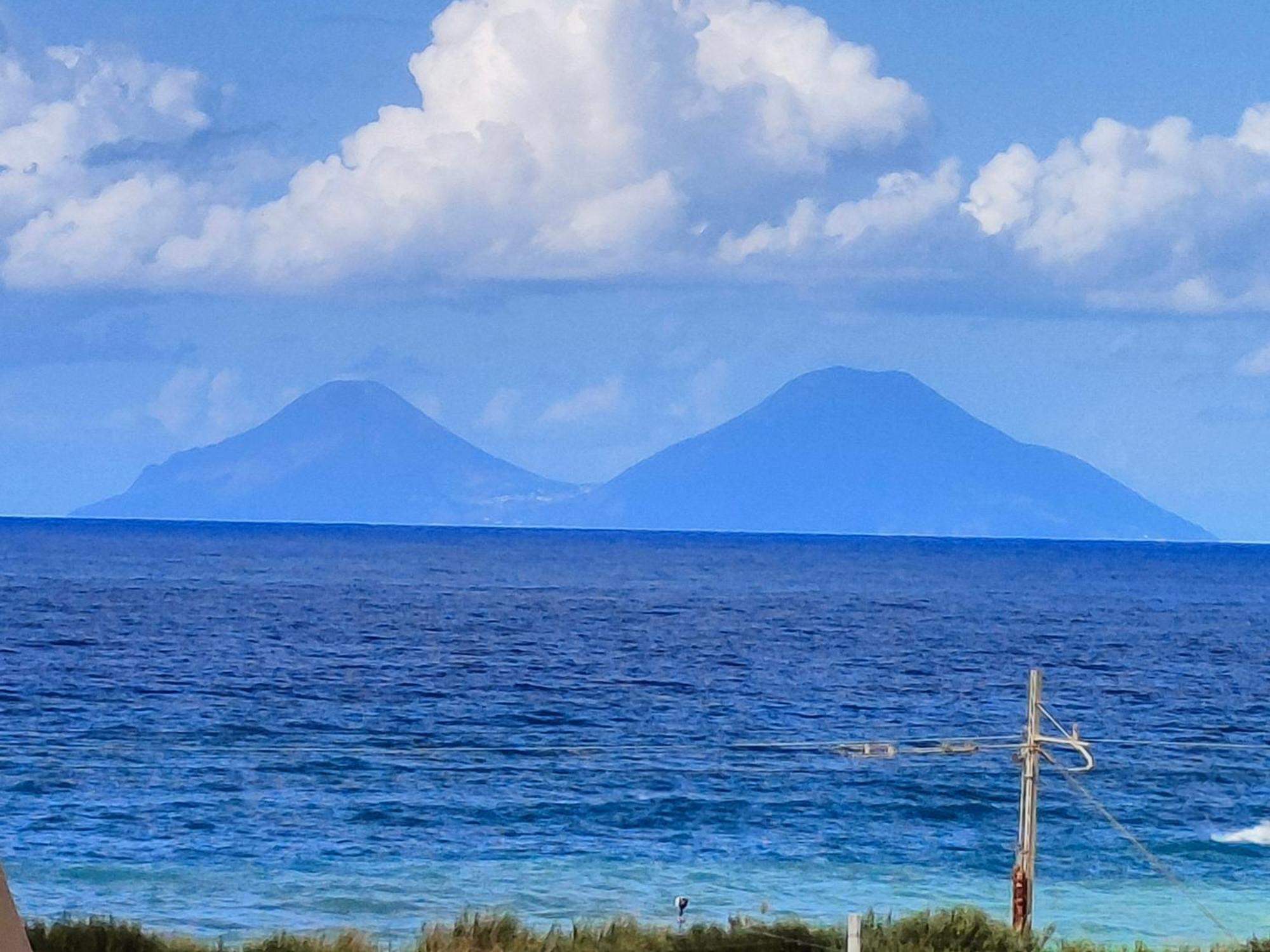 "Appartamento Del Mare Gliaca" Con Vista Isole Eolie,Ampia Terrazza,Wifi E Parcheggio Privato Gratuito 피라이노 외부 사진