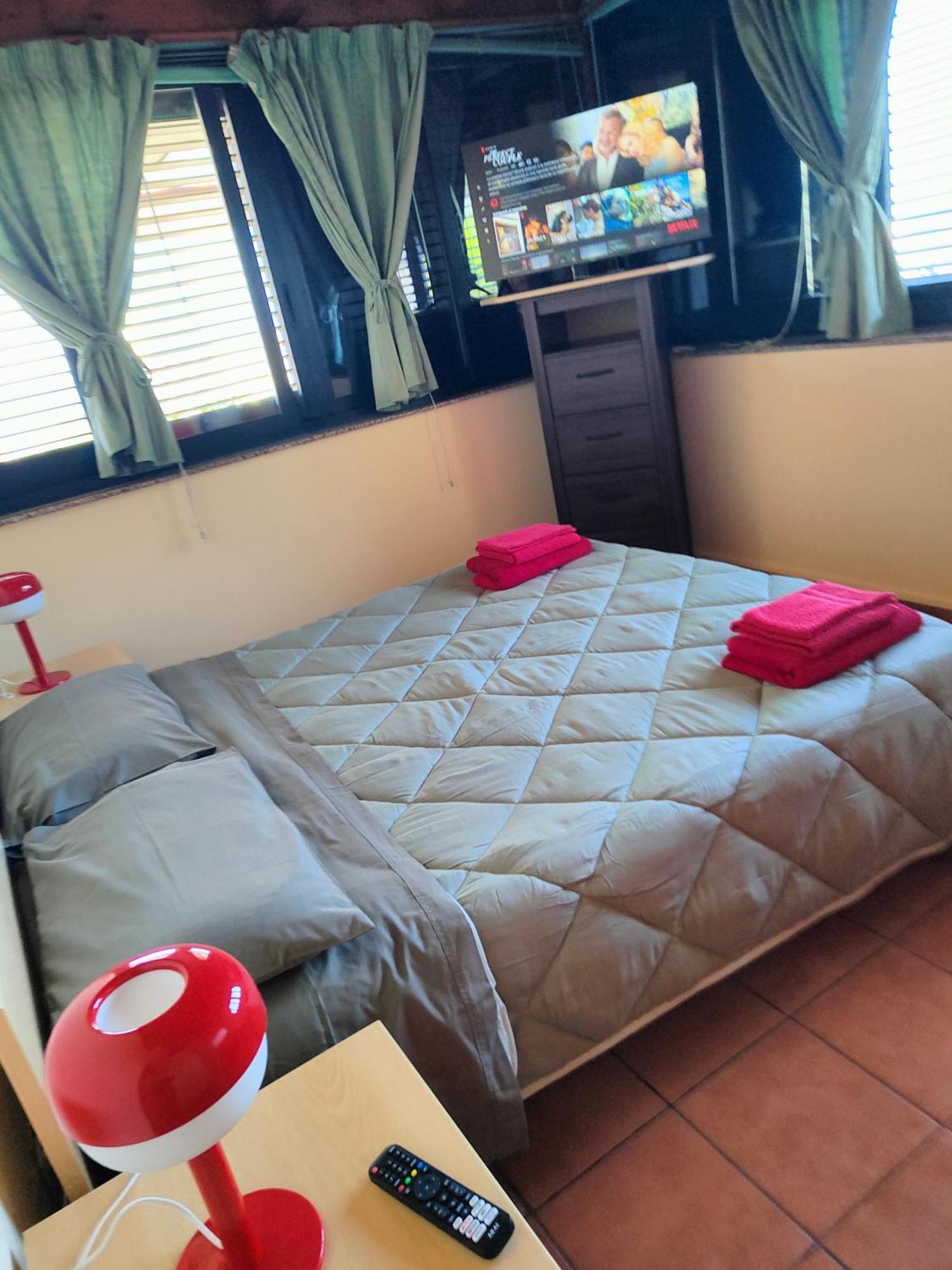 "Appartamento Del Mare Gliaca" Con Vista Isole Eolie,Ampia Terrazza,Wifi E Parcheggio Privato Gratuito 피라이노 외부 사진